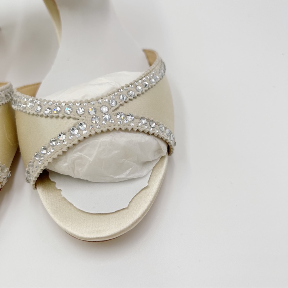 Badgley Mischka Women's Gillian Jeweled Ivory Satin Dress Sandal Heels Pumps 8 - Picture 6 of 15